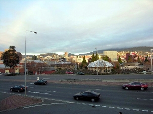 Le Conseil bahá’í de Tasmanie sera chargé du fonctionnement du Centre et de son équilibre financier. La ville de Hobart compte environ  200 000 habitants.